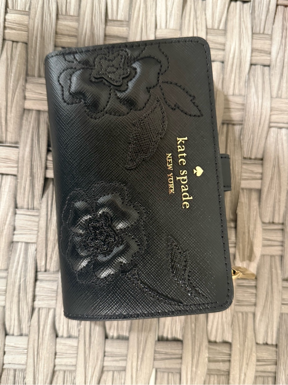 Kate Spade Black Floral Appliquรฉ Bifold Wallet Gold Hardware